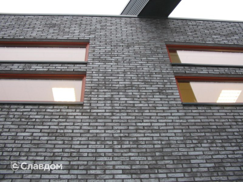 Офис в г.Донген с облицовкой кирпичом Terca Ebonywood