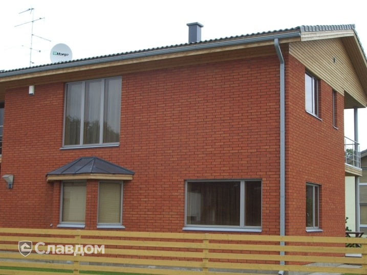 Частный дом с облицовкой кирпичом Terca Red гладкий