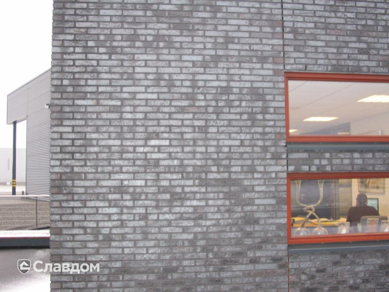 Офис в г.Донген с облицовкой кирпичом Terca Ebonywood