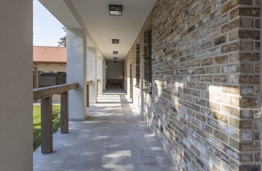 Ресторан с применением керамического кирпича ENGELS HANDFORM Barnsteen