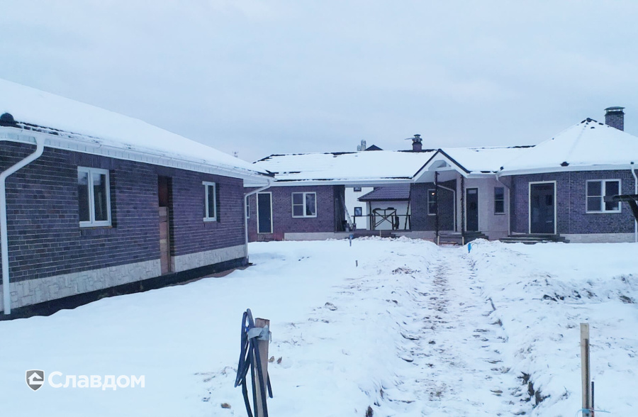 Частный дом облицованный клинкерным кирпичом Feldhaus Klinker K662 sintra lava azur