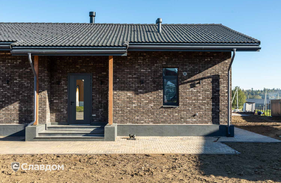 Частный дом с облицовкой из кирпича Тандем Данилово