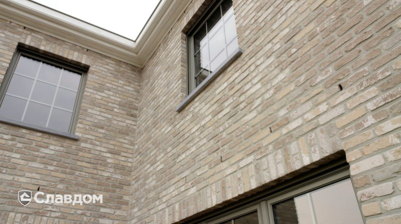 Двухэтажный коттедж с облицовкой кирпичом Terca Oud Laethem