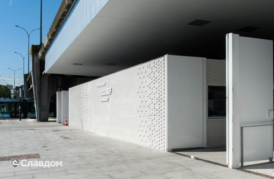 Экологический парк Porte de Pantin в Париже с облицовкой кирпичом Terca Wit Glazuur