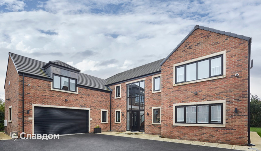 Частный дом с облицовкой кирпичом Terca Kashtan