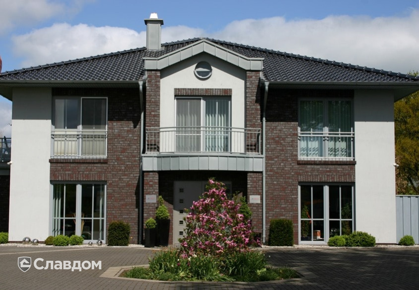 Двухэтажный жилой дом с облицовкой кирпичом Terca RBB