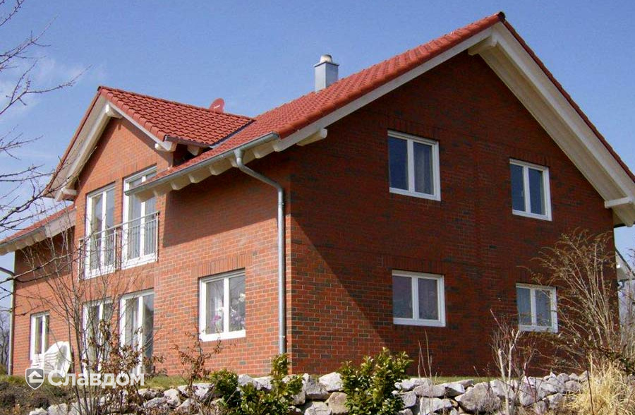 Частный дом с облицовкой кирпичом Roben Westerwald