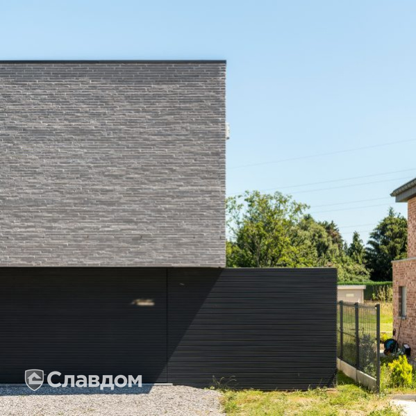 Частный дом в Бесонрье с облицовкой кирпичом Terca Polaris Wasserstrich Spezial Grijs