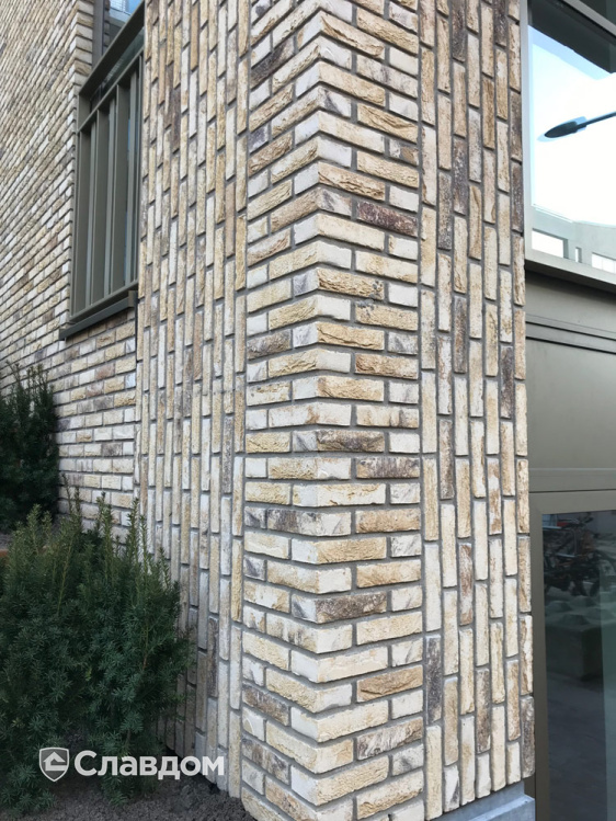 Многоэтажный дом с применением керамического кирпича ENGELS HANDFORM Tanganyika