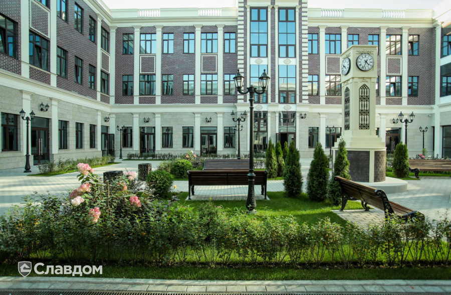 Клубный деловой центр Central Yard с облицовкой фасадной плиткой Stroeher Keravette Shine 825 sherry