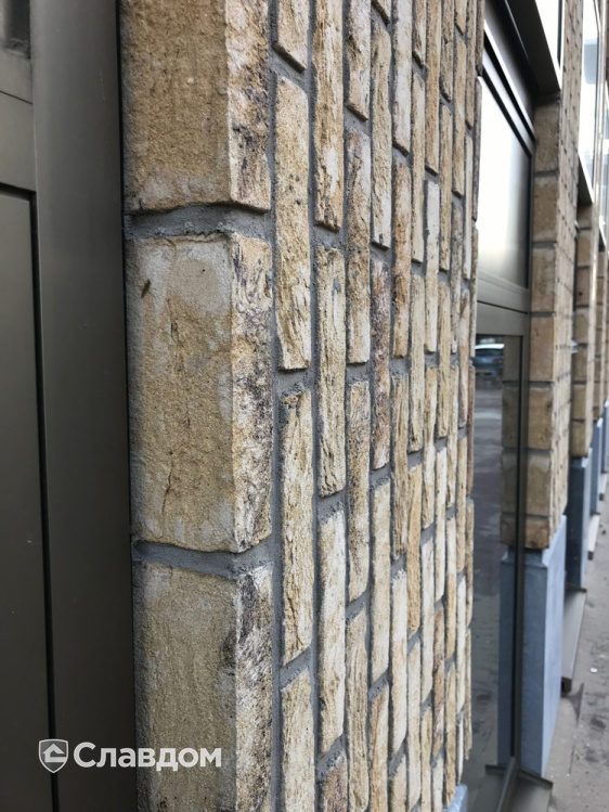 Многоэтажный дом с применением керамического кирпича ENGELS HANDFORM Tanganyika