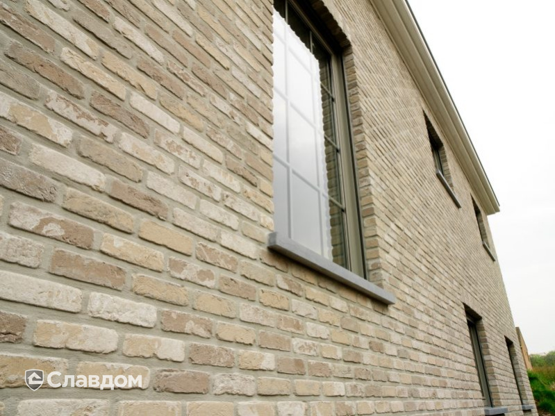 Двухэтажный коттедж с облицовкой кирпичом Terca Oud Laethem