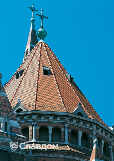 Собор с крышей из черепицы Creaton Biber Klassik Naturrot