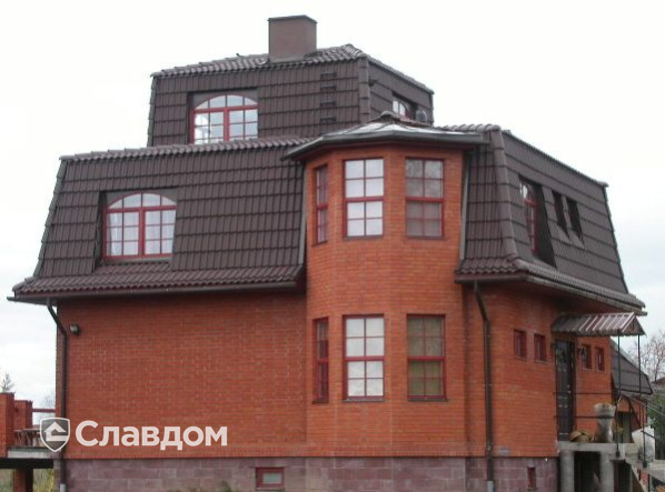 Двухэтажный дом с облицовкой кирпичом Terca Red каре