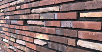 Мемориальный комплекс в Алкмаре с применением кирпича ENGELS TIGHEL BRIK Oxydo