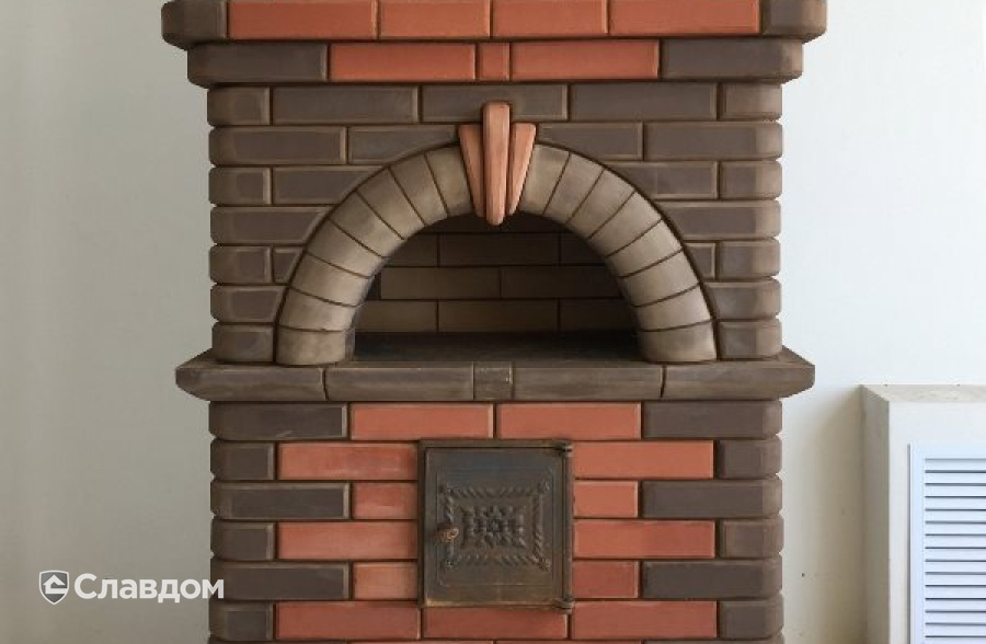 Печь с облицовкой полнотелым кирпичом КС-Керамик 1НФ Красный и Темный шоколад