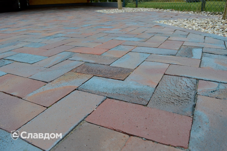 Частный дом с мощением брусчаткой LHL Antika