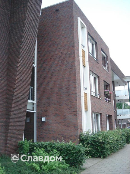 Малоэтажный жилой дом с облицовкой кирпичом Terca Heukelom Antiek