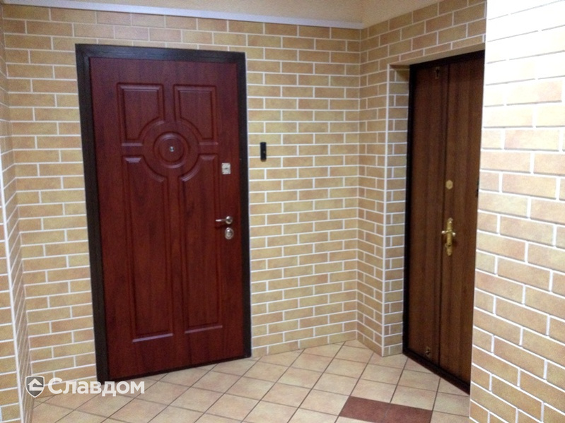 Жилой квартал с облицовкой фасадной плиткой Stroeher Keravette Shine 834 giallo