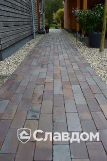 Частный дом с мощением брусчаткой LHL Antika