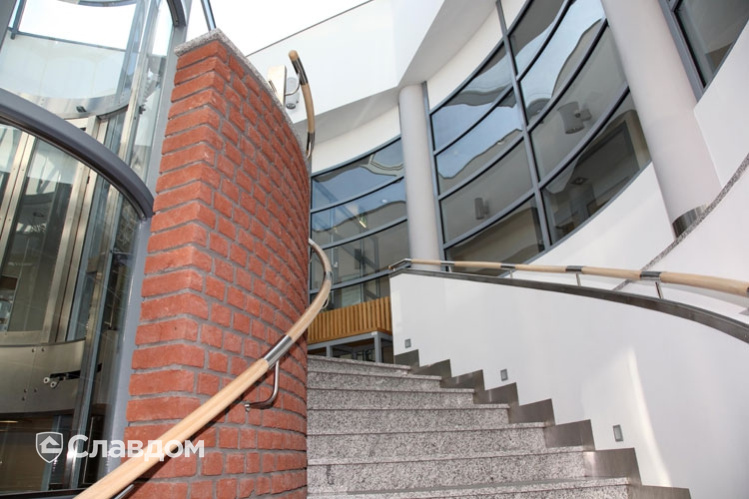 Дом облицованный фасадной плиткой LHL Carmine