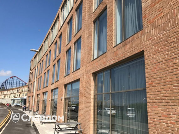 Отель сети Hampton by Hilton с облицовкой кирпичом ручной формовки MUHR Nr 97 Sevilla