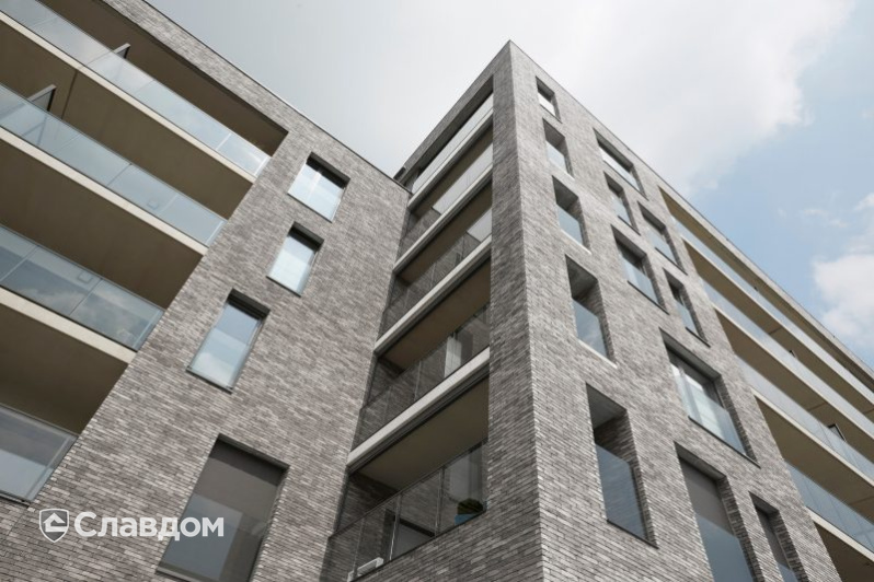 Жилой дом с использованием кирпичом Terca Iluzo Grijs-zwart