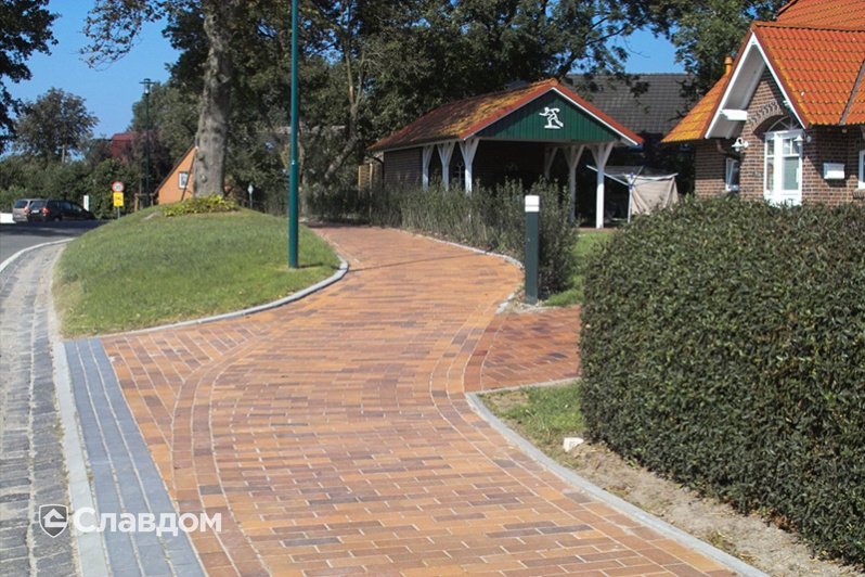 Тротуар с применением клинкерной брусчатки Penter Mediterrano