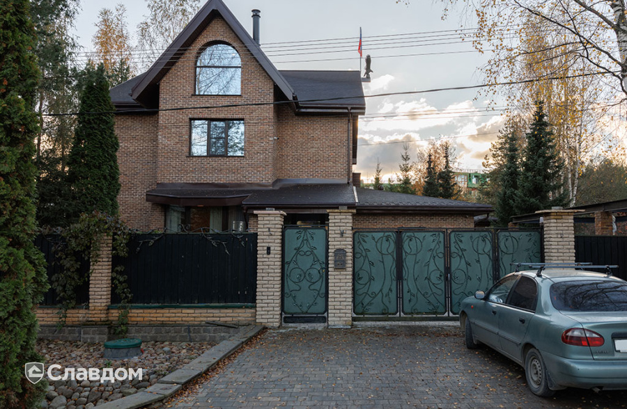 Частный дом с облицовкой кирпичом ручной формовки Сафоново Клинкер №9