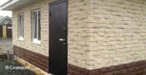 Частная территория. Облицовка искусственным камнем БАЛТФАСАД Памир 091 и Гранит 8017
