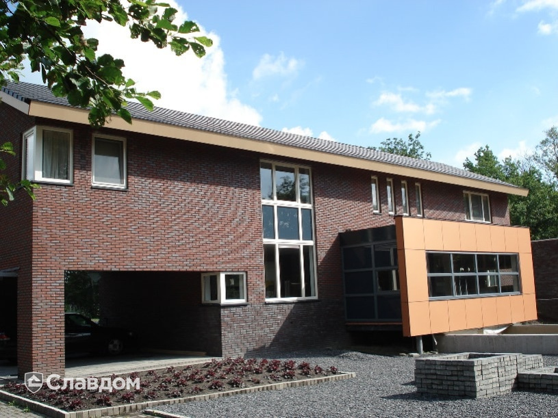 Частный дом с облицовкой кирпичом Terca HKS Kohle