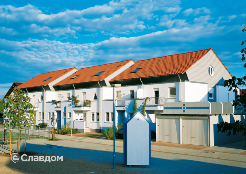 Таунхаус с крышей из черепицы Creaton Futura Natturot