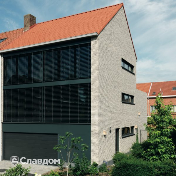 Частный дом с облицовкой кирпичом Terca Branco Genuanceerd