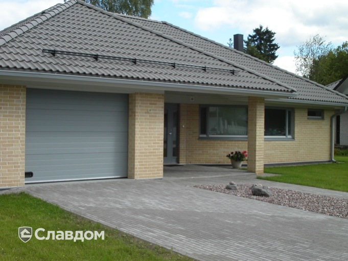 Коттедж с облицовкой кирпичом Terca Safari шероховатый