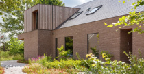 Частный дом с облицовкой кирпичом Terca Iluzo Grijs