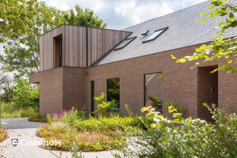 Частный дом с облицовкой кирпичом Terca Iluzo Grijs