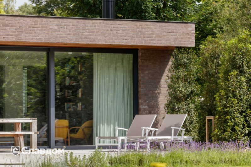 Частный дом с облицовкой кирпичом Terca Iluzo Grijs