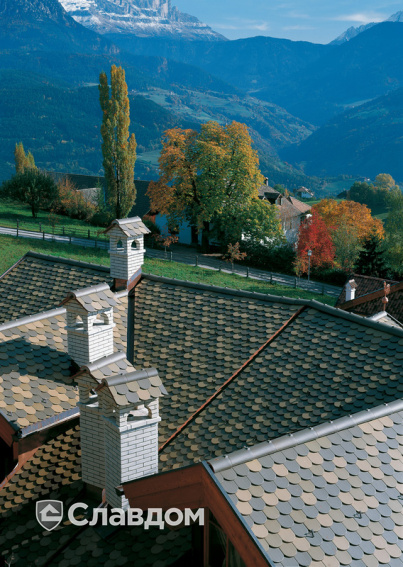 Дом в горах с крышей из черепицы Creaton Biber Klassik Braun Engobiert