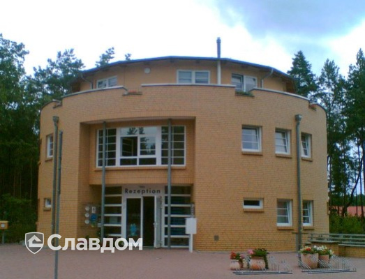 Офисное здание с облицовкой кирпичом Terca Markish