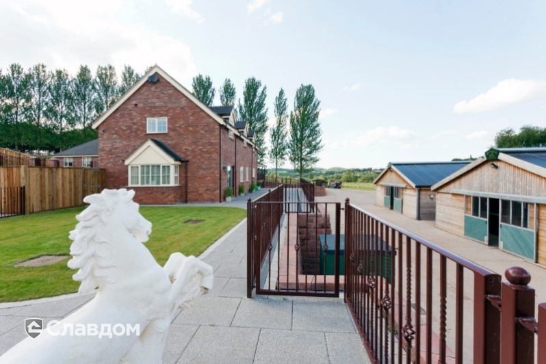 Частный дом с облицовкой кирпичом Terca Bourgondie