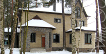 Коттедж с применением облицовочного камня White Hills Кросс Фелл 100-80