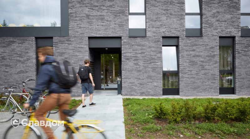 Студенческое общежитие в Генте с облицовкой кирпичом Terca Iluzo Grijs-zwart