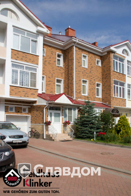 Жилой дом с облицовкой фасадной плиткой Feldhaus Klinker 268 nolani viva rustico