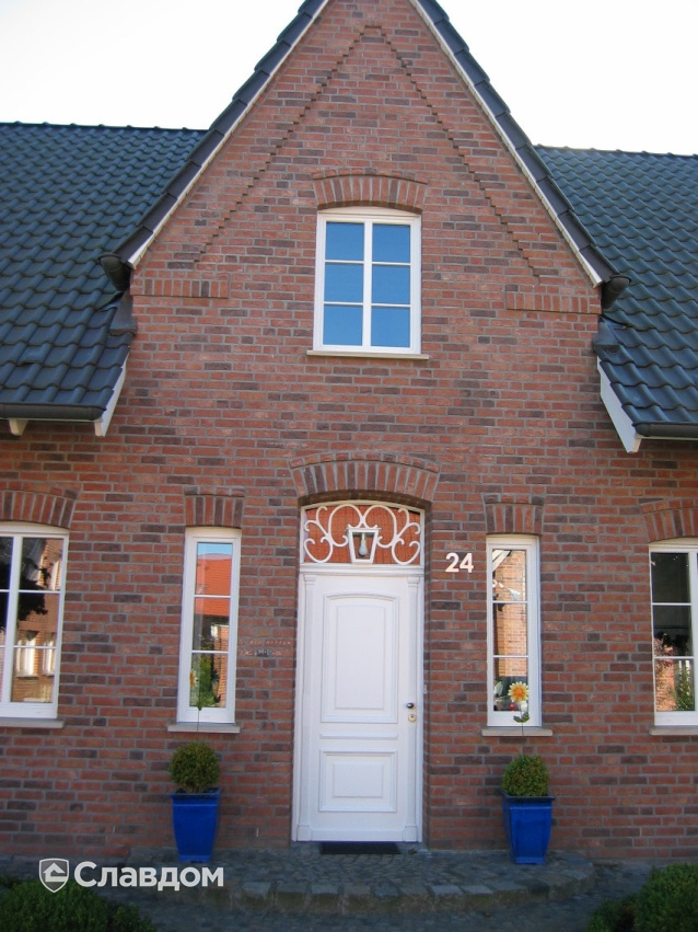 Частный дом с мансардой и с облицовкой кирпичом Terca Pastorale