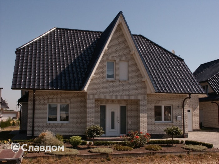 Жилой дом с облицовкой кирпичом Terca F8