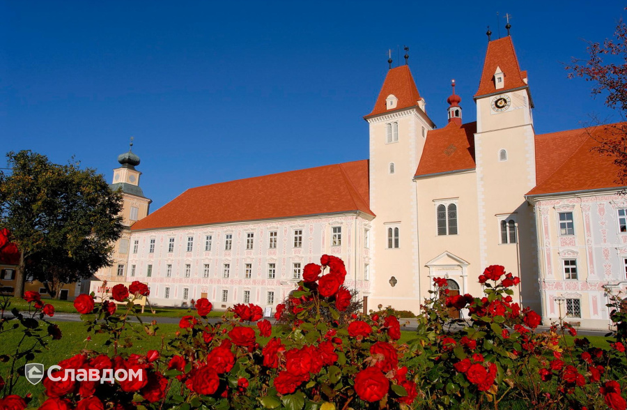 Резиденция с черепицей TONDACH Altstadt Tasche