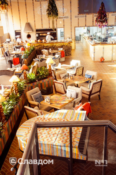 Ресторан Чайхона №1 с фасадной плиткой Stroeher Keravette Chromatic 316 patrizien ofenbunt