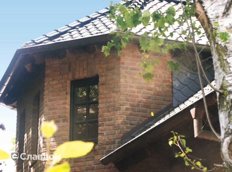 Двухэтажный дом с облицовкой кирпичом Terca Veldbrand Antiek