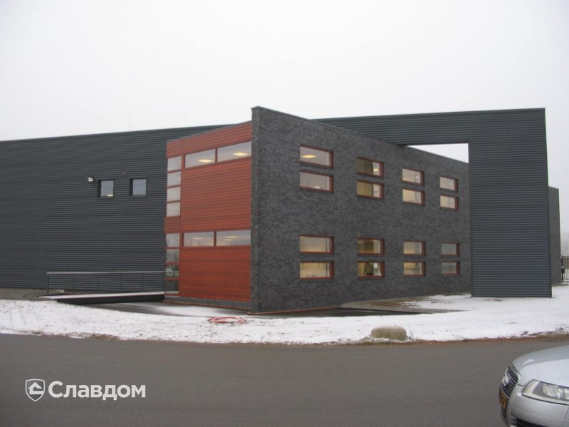 Офис в г.Донген с облицовкой кирпичом Terca Ebonywood