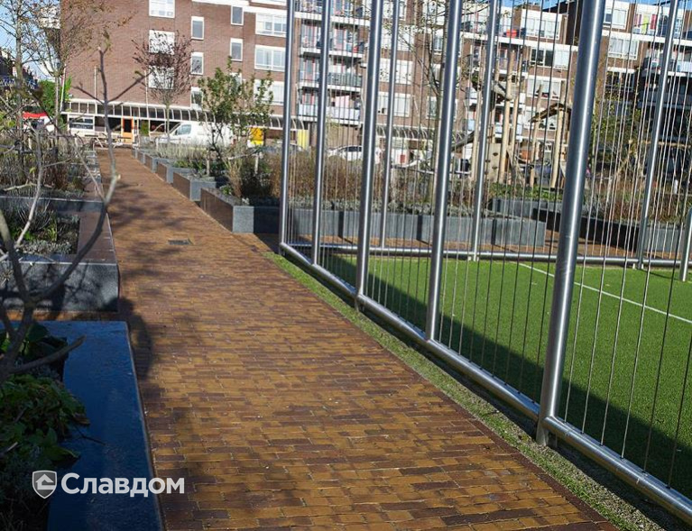 Площадь в Амстердаме с применением брусчатки Penter Zonnebloem Wasserstrich DF